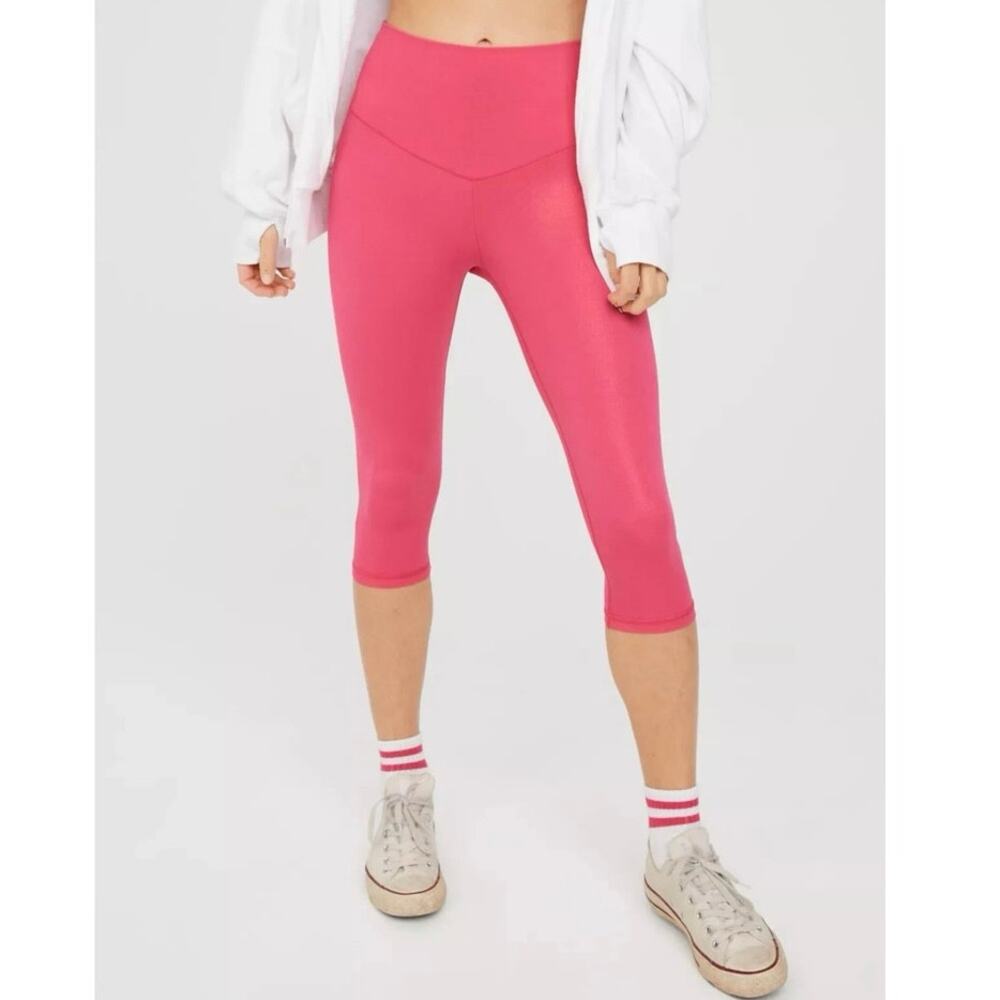 OFFLINE By Aerie Real Me Liquid Shine Cropped Legging in Pink - Size M